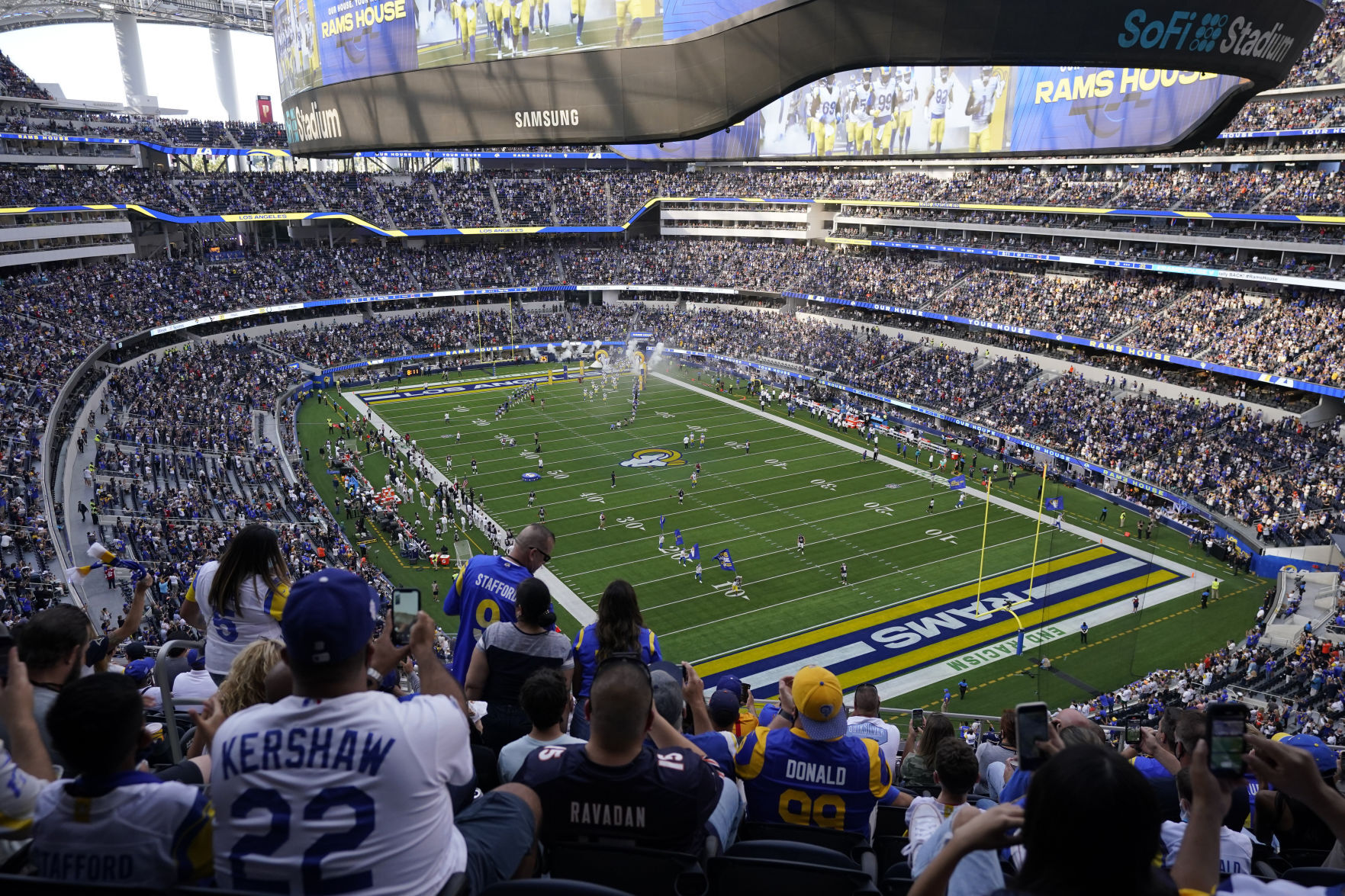Bears Rams Football